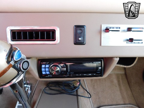 1937 Ford Cabriolet image 101