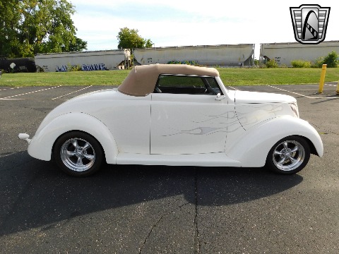 1937 Ford Cabriolet image 24