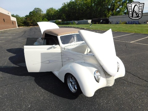 1937 Ford Cabriolet image 79