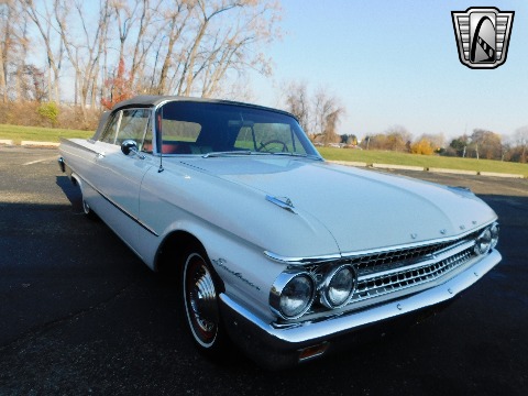 1961 Ford Galaxie image 28