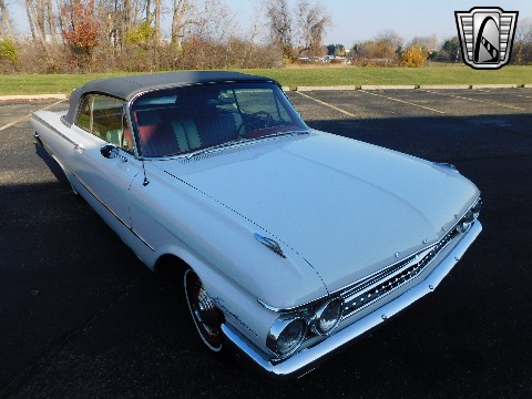 1961 Ford Galaxie image 29