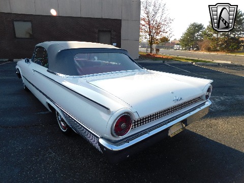 1961 Ford Galaxie image 13