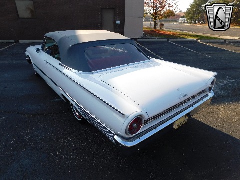 1961 Ford Galaxie image 14