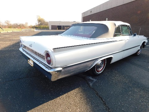 1961 Ford Galaxie image 19