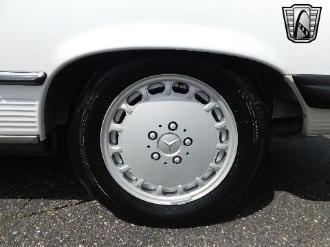 1988 Mercedes-Benz 560SL image 34