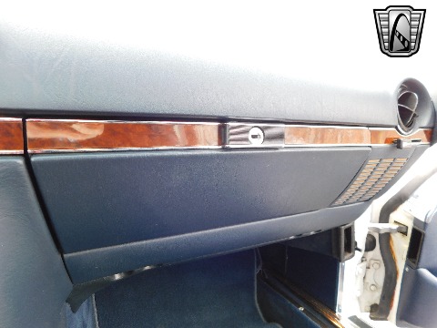 1988 Mercedes-Benz 560SL image 112