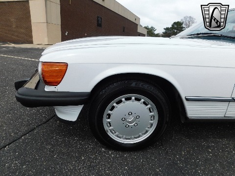 1988 Mercedes-Benz 560SL image 9
