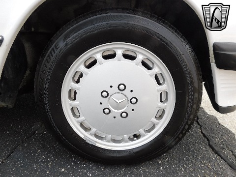 1988 Mercedes-Benz 560SL image 36