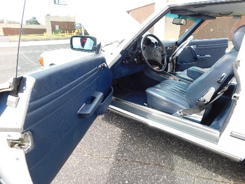 1988 Mercedes-Benz 560SL image 100