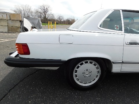1988 Mercedes-Benz 560SL image 24