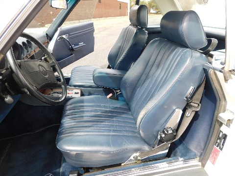 1988 Mercedes-Benz 560SL image 105