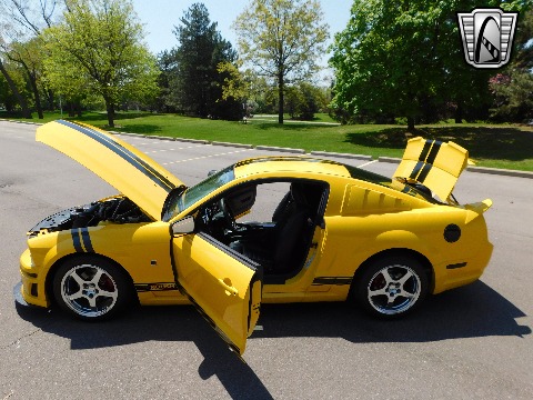 2005 Ford Mustang image 81