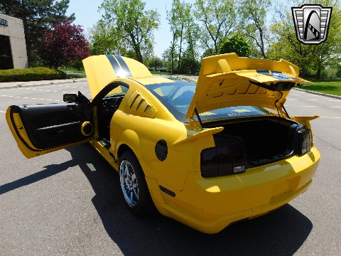 2005 Ford Mustang image 83