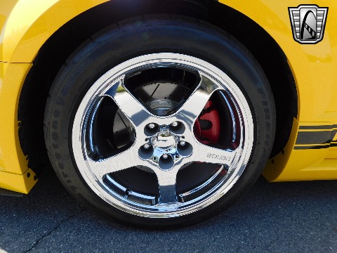 2005 Ford Mustang image 35