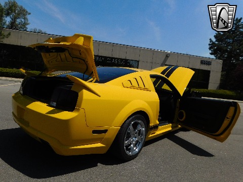 2005 Ford Mustang image 88