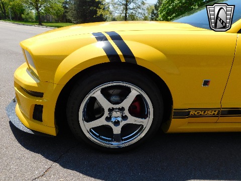 2005 Ford Mustang image 11