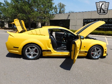 2005 Ford Mustang image 92