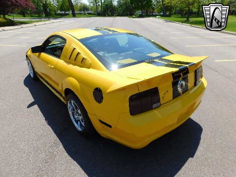 2005 Ford Mustang image 16