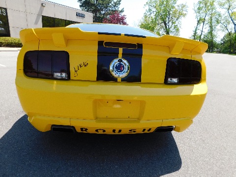 2005 Ford Mustang image 18