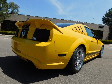 2005 Ford Mustang image 20