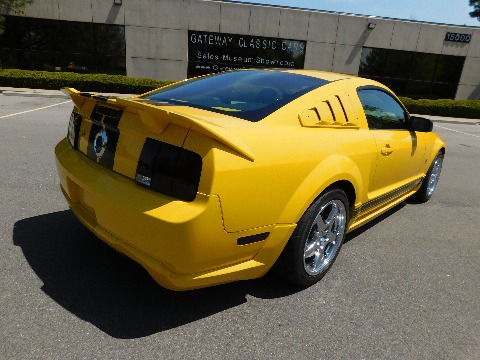 2005 Ford Mustang image 21