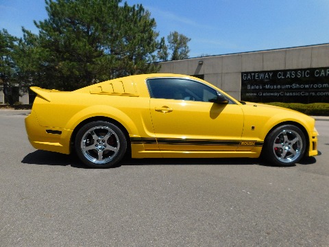 2005 Ford Mustang image 23