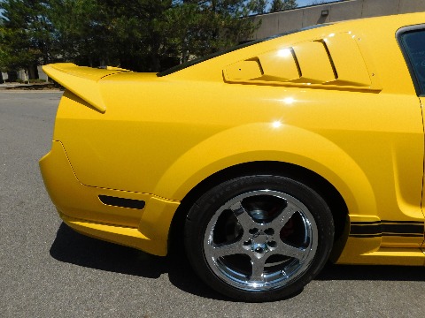 2005 Ford Mustang image 26