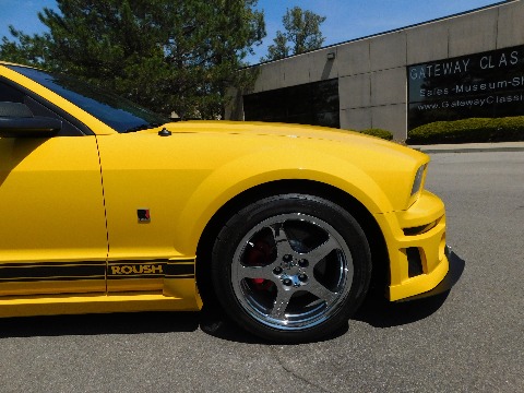 2005 Ford Mustang image 28