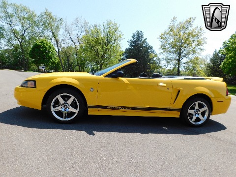 1999 Ford Mustang image 8
