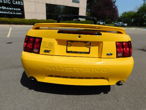 1999 Ford Mustang image 18
