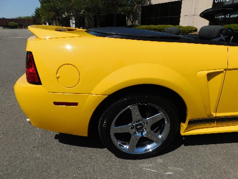 1999 Ford Mustang image 26
