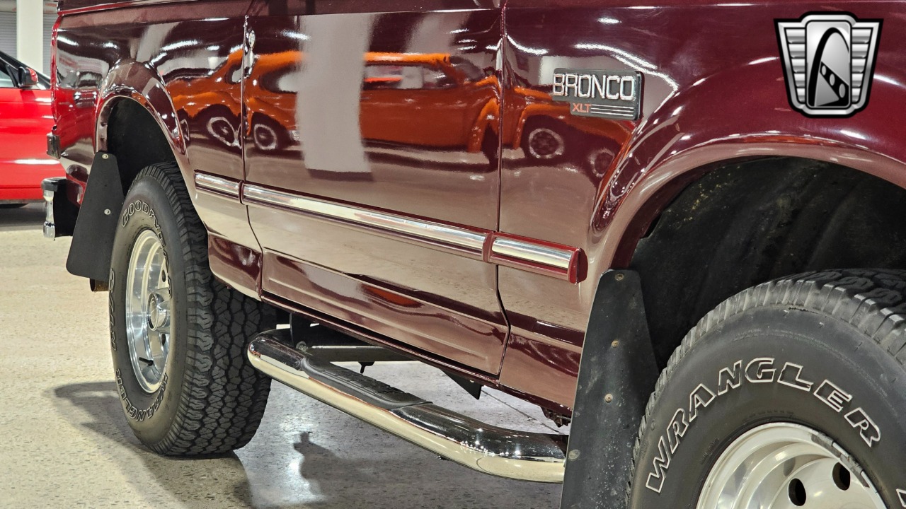 1996 Ford Bronco 16