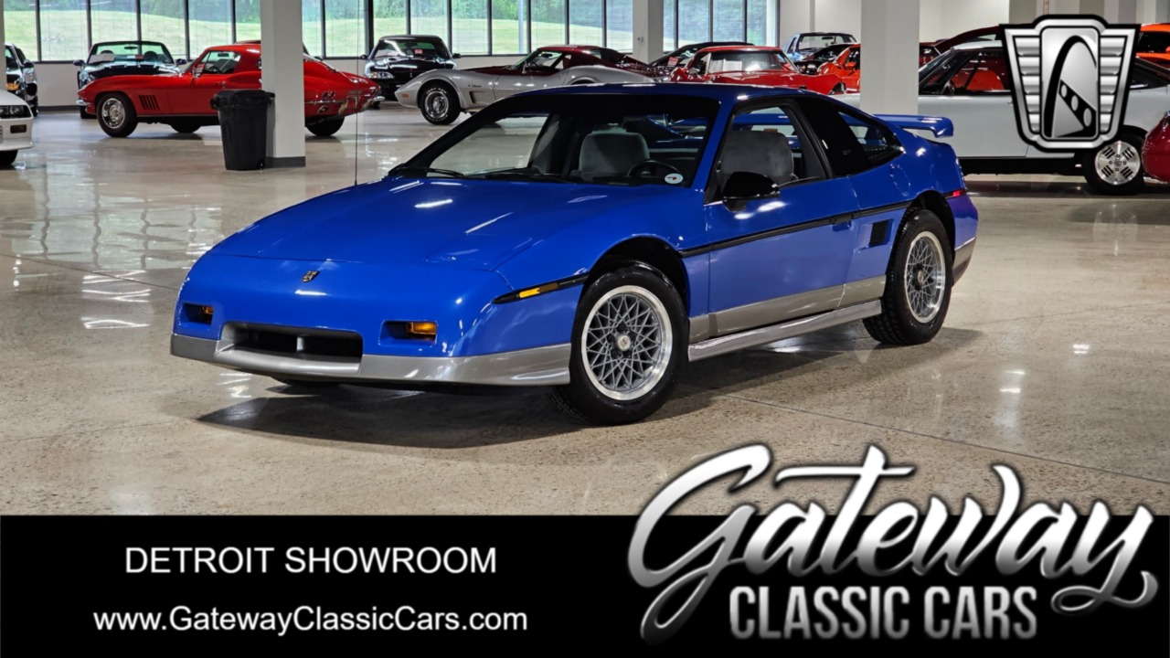 1987 Pontiac Fiero 1
