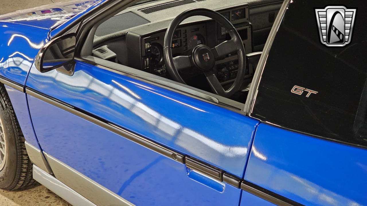 1987 Pontiac Fiero 35