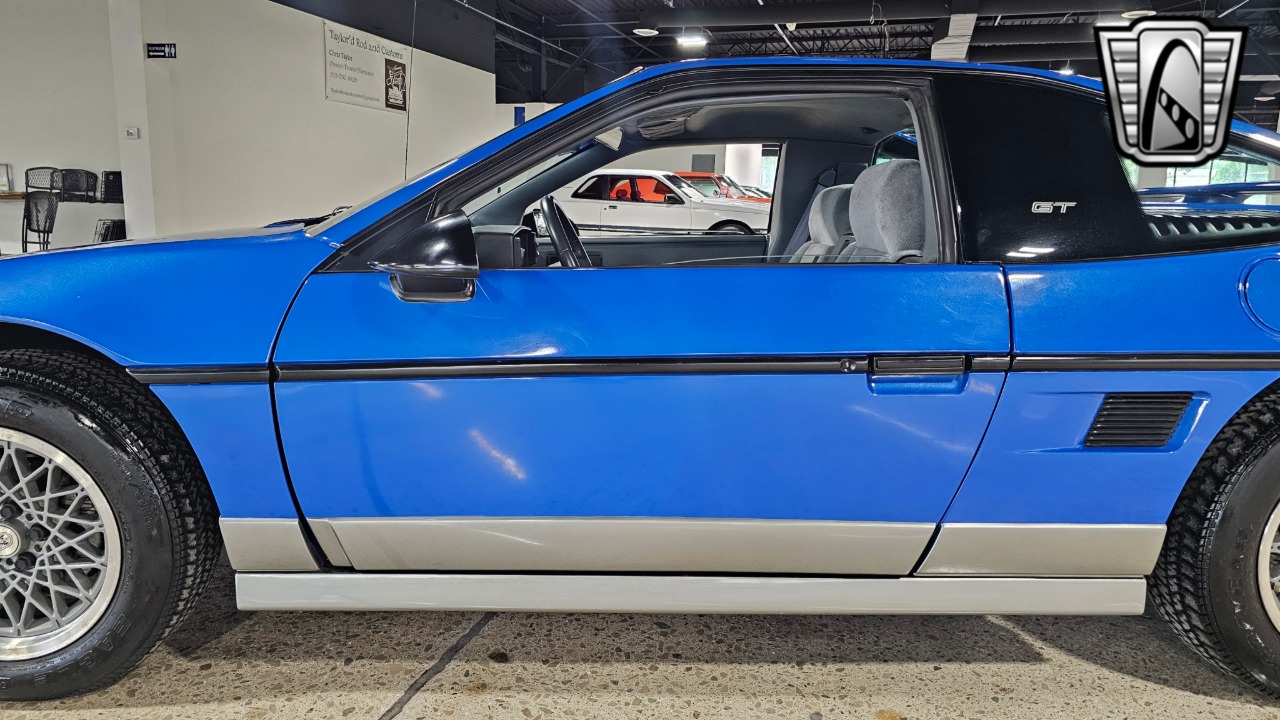 1987 Pontiac Fiero 53