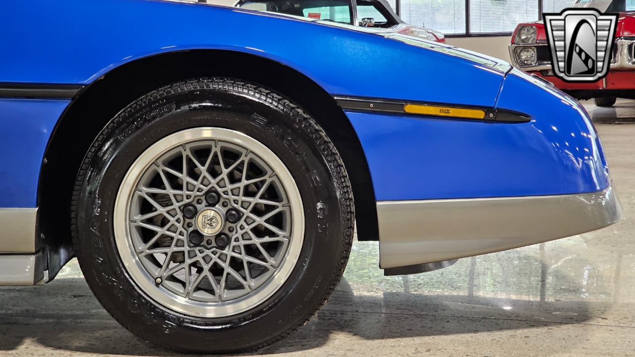 1987 Pontiac Fiero 13