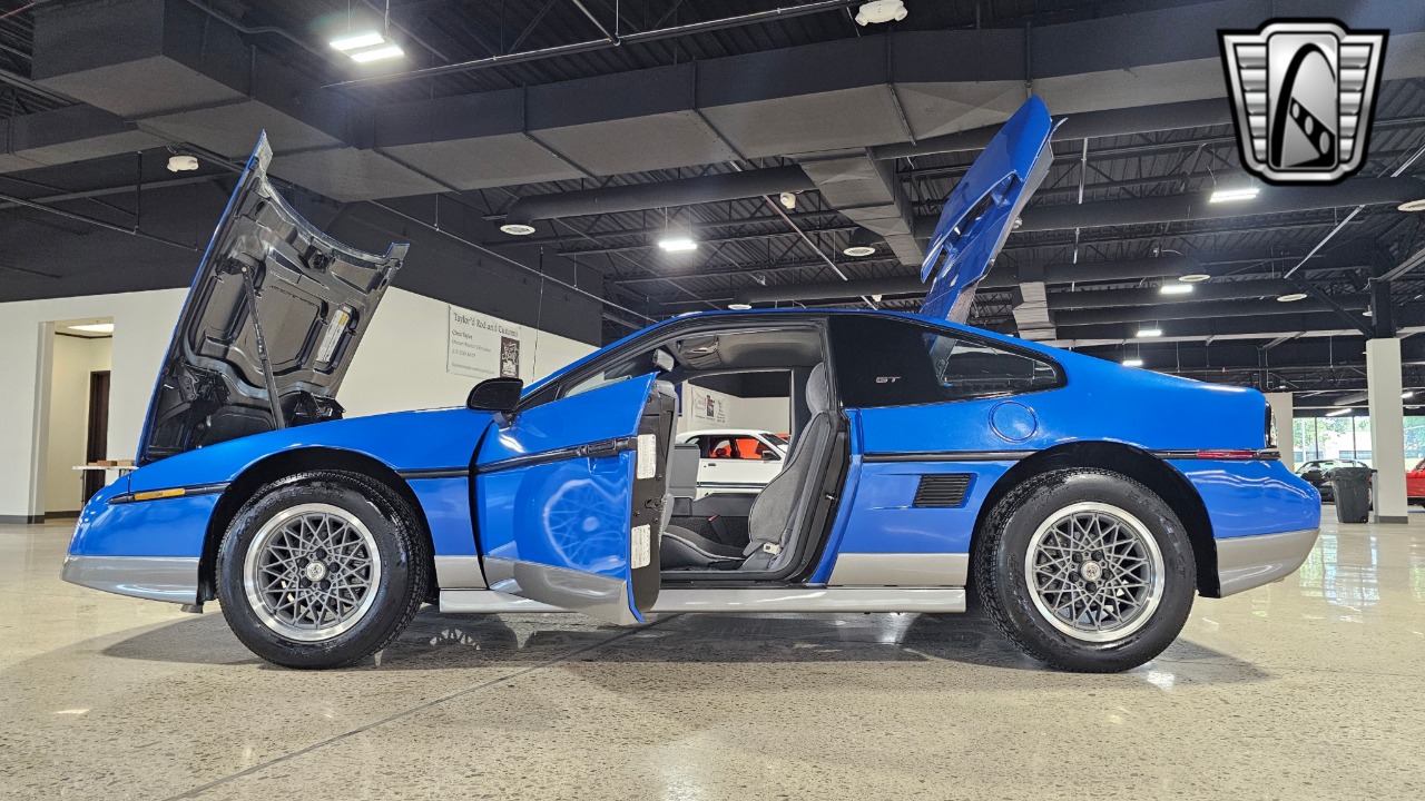 1987 Pontiac Fiero 20