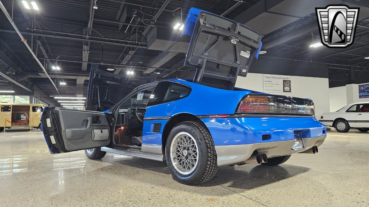 1987 Pontiac Fiero 64