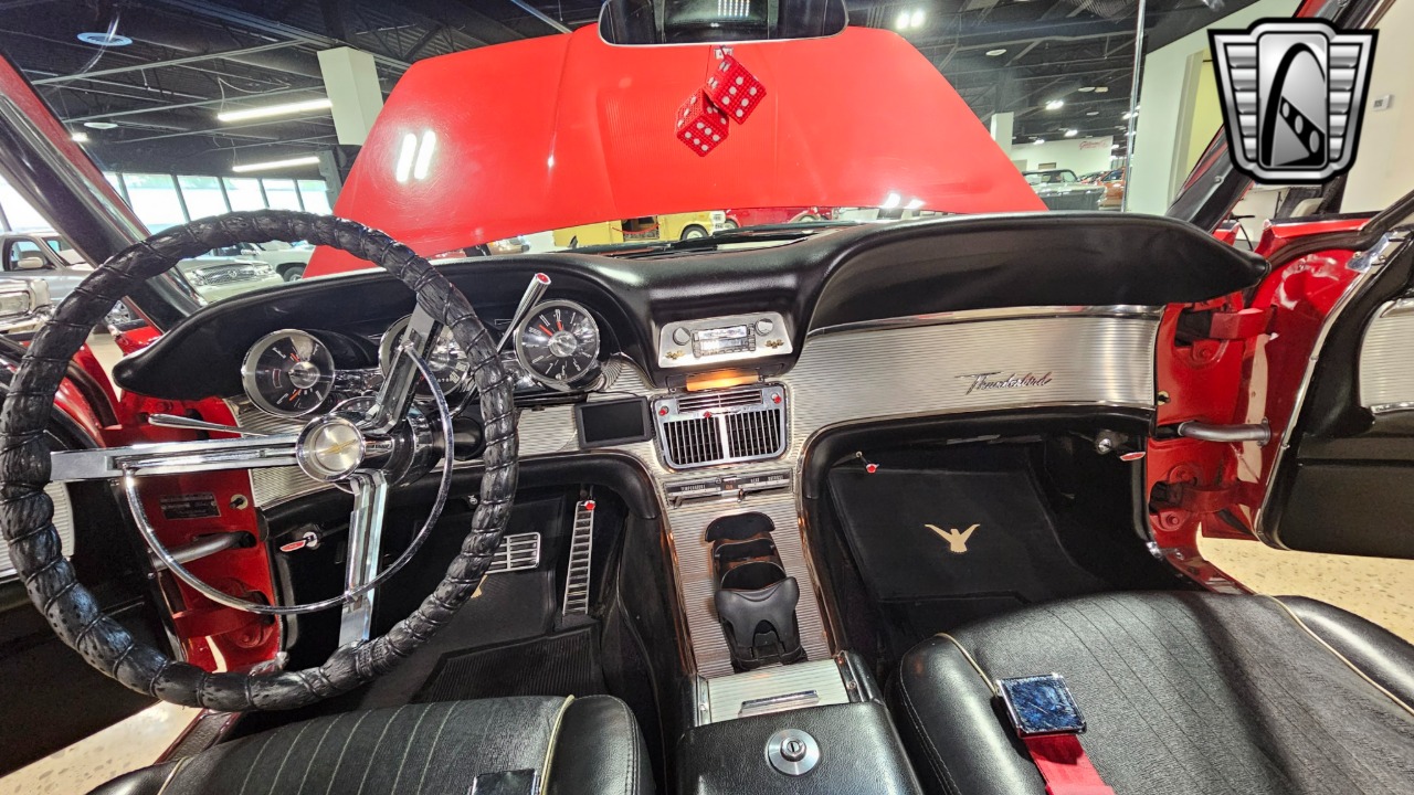 1963 Ford Thunderbird 25