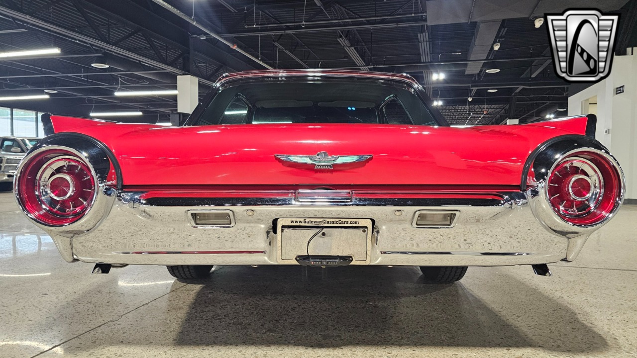 1963 Ford Thunderbird 37