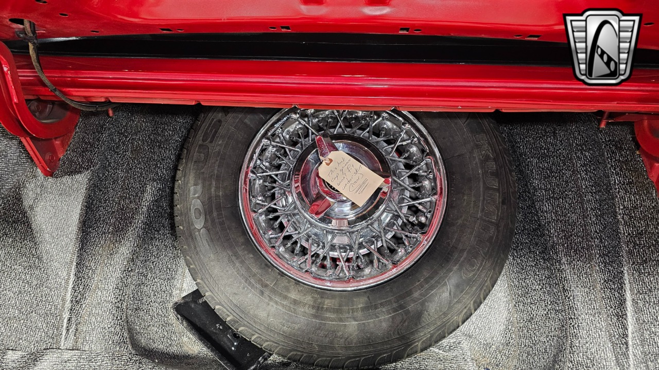 1963 Ford Thunderbird 30