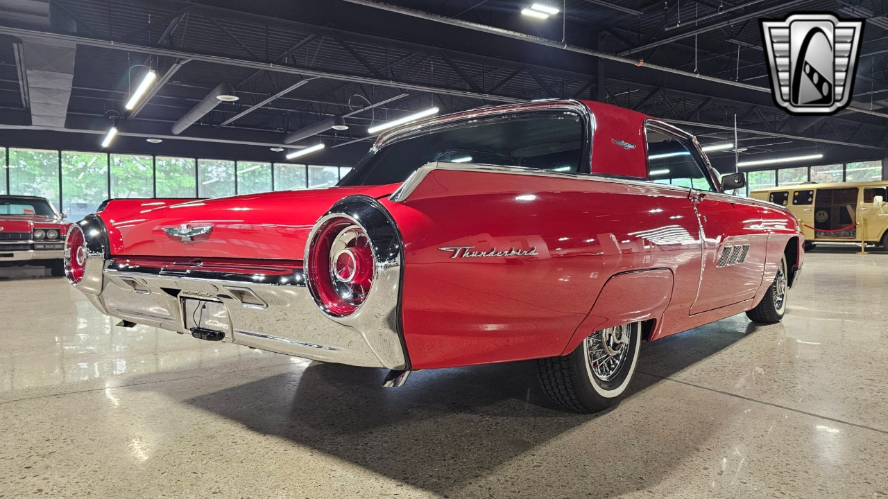 1963 Ford Thunderbird 38