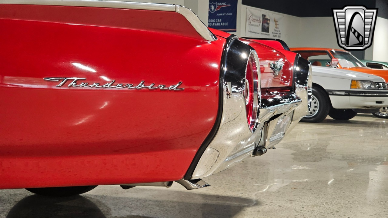 1963 Ford Thunderbird 56