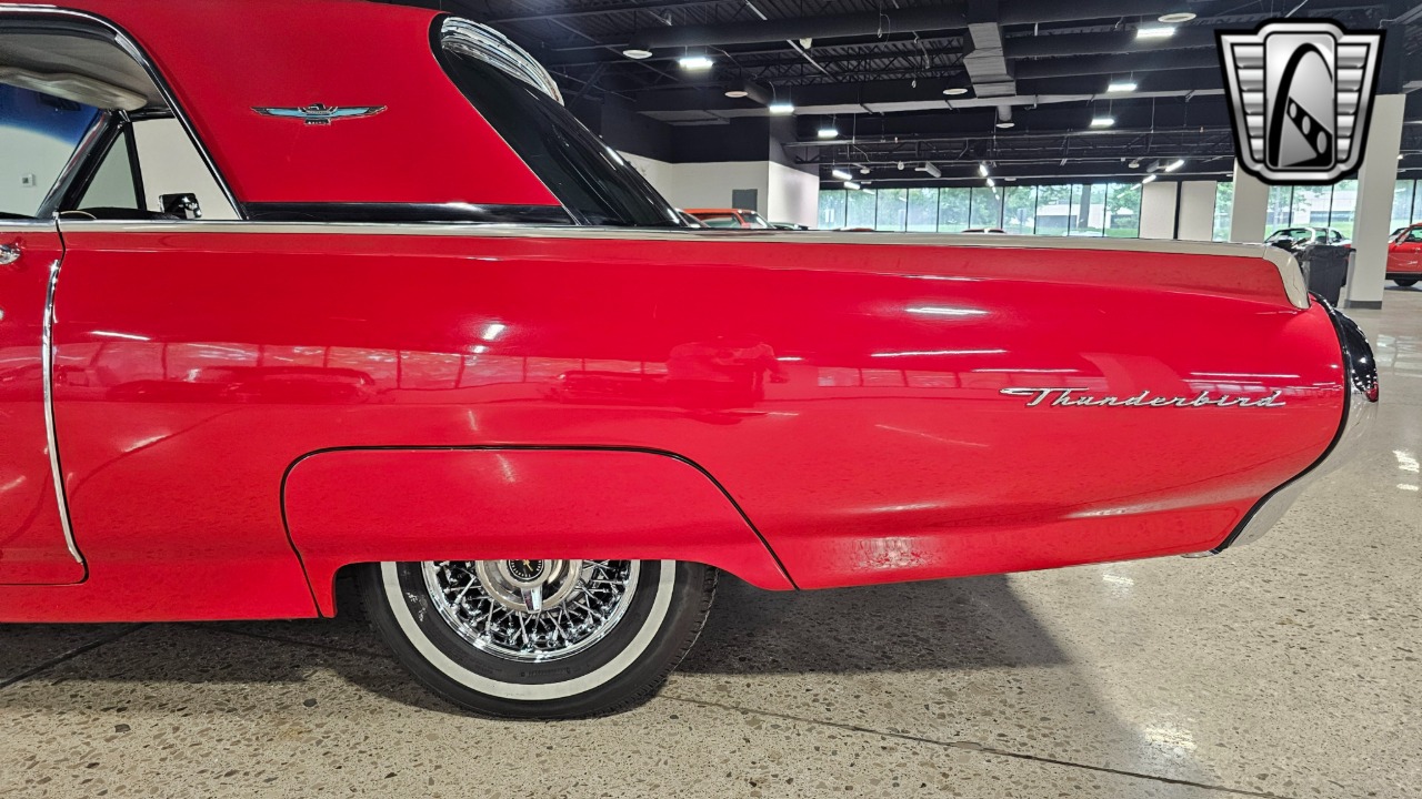 1963 Ford Thunderbird 45