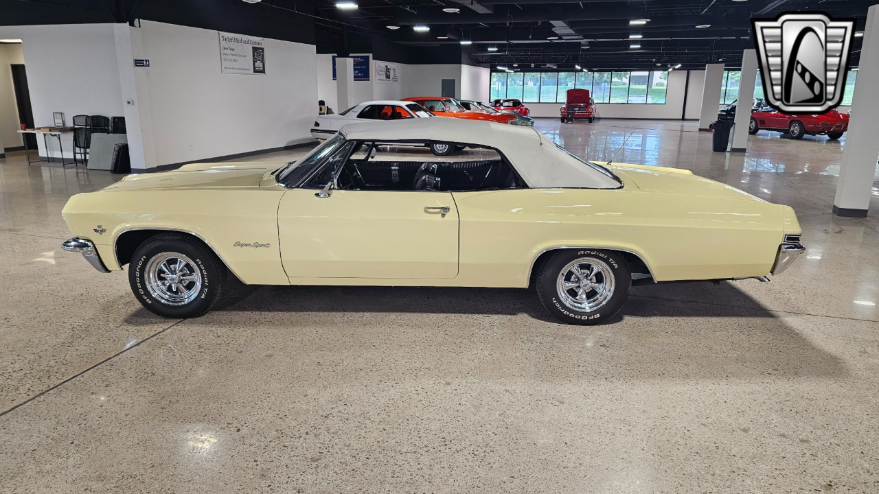 1965 Chevrolet Impala 33