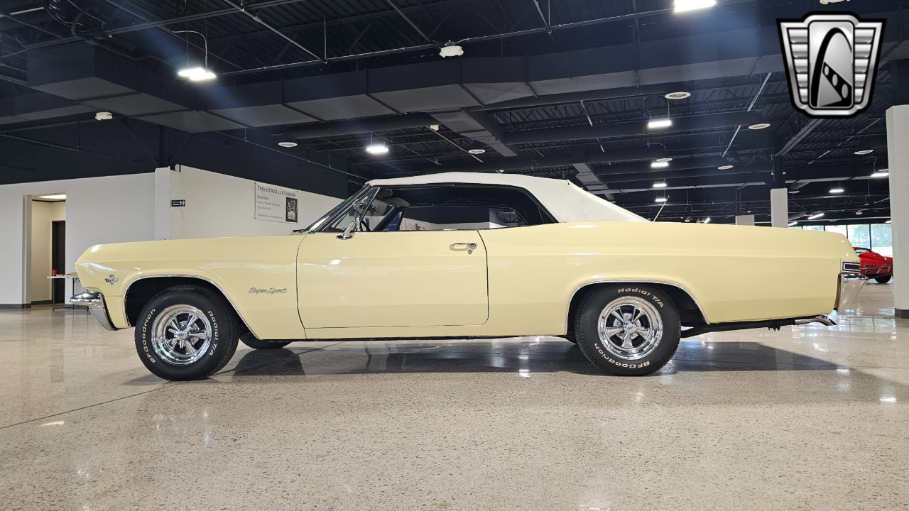 1965 Chevrolet Impala 34