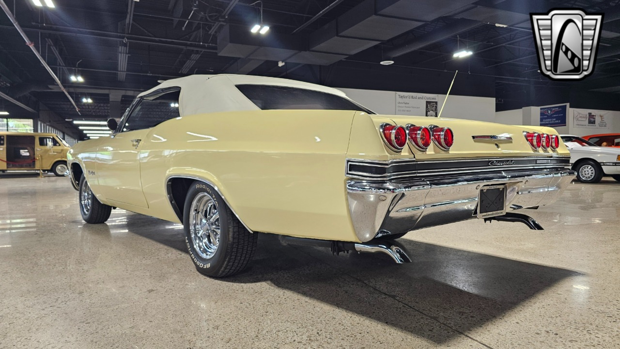 1965 Chevrolet Impala 3
