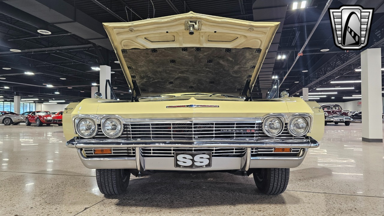 1965 Chevrolet Impala 70