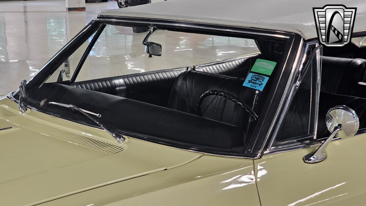 1965 Chevrolet Impala 11