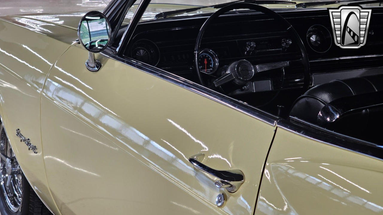 1965 Chevrolet Impala 12
